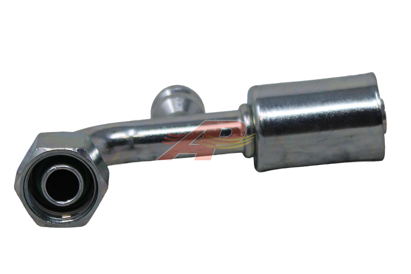 461-1934 - 90 degrés, module 8, femelle o-ring avec prise de charge R134a
